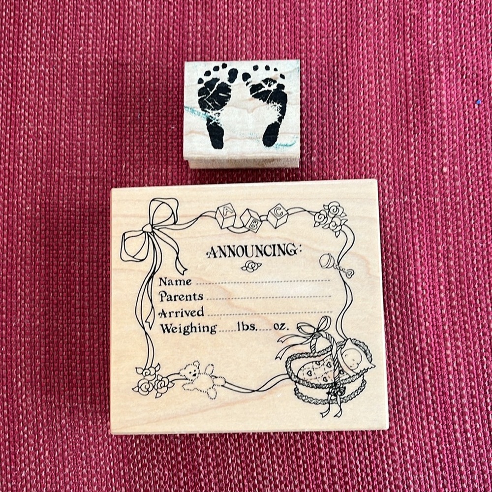 Birth announcement stamp
Plus baby footprints